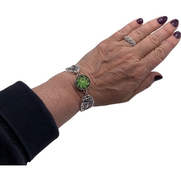 Eclectic Vintage Style Snap Jewelry Bangle Bracelet w/unique Green 18mm snap! - Picture 3 of 14